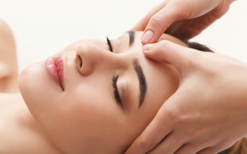 Massage trẻ hóa da giúp da săn chắc và mịn màng hơn